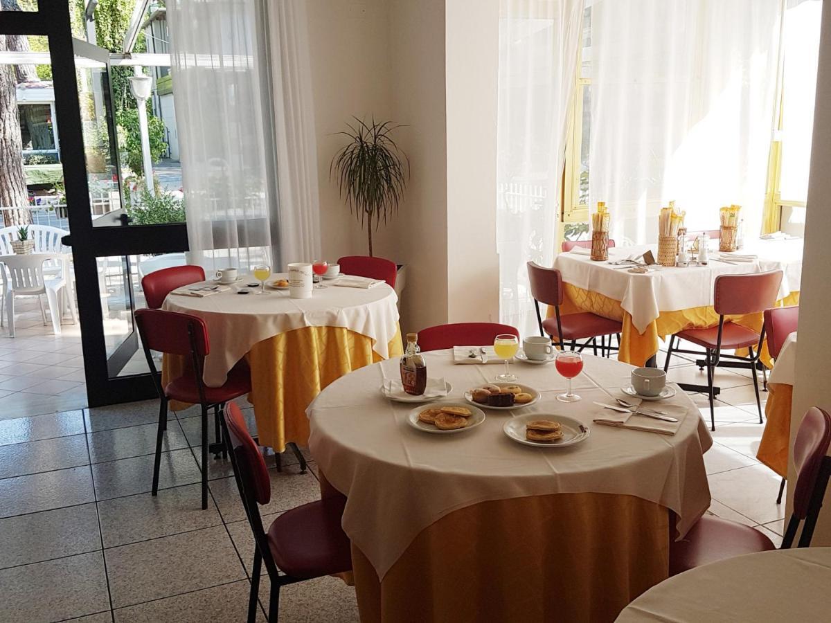 Hotel Meris Milano Marittima Eksteriør bilde